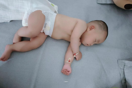 本溪几个月宝宝会抬头